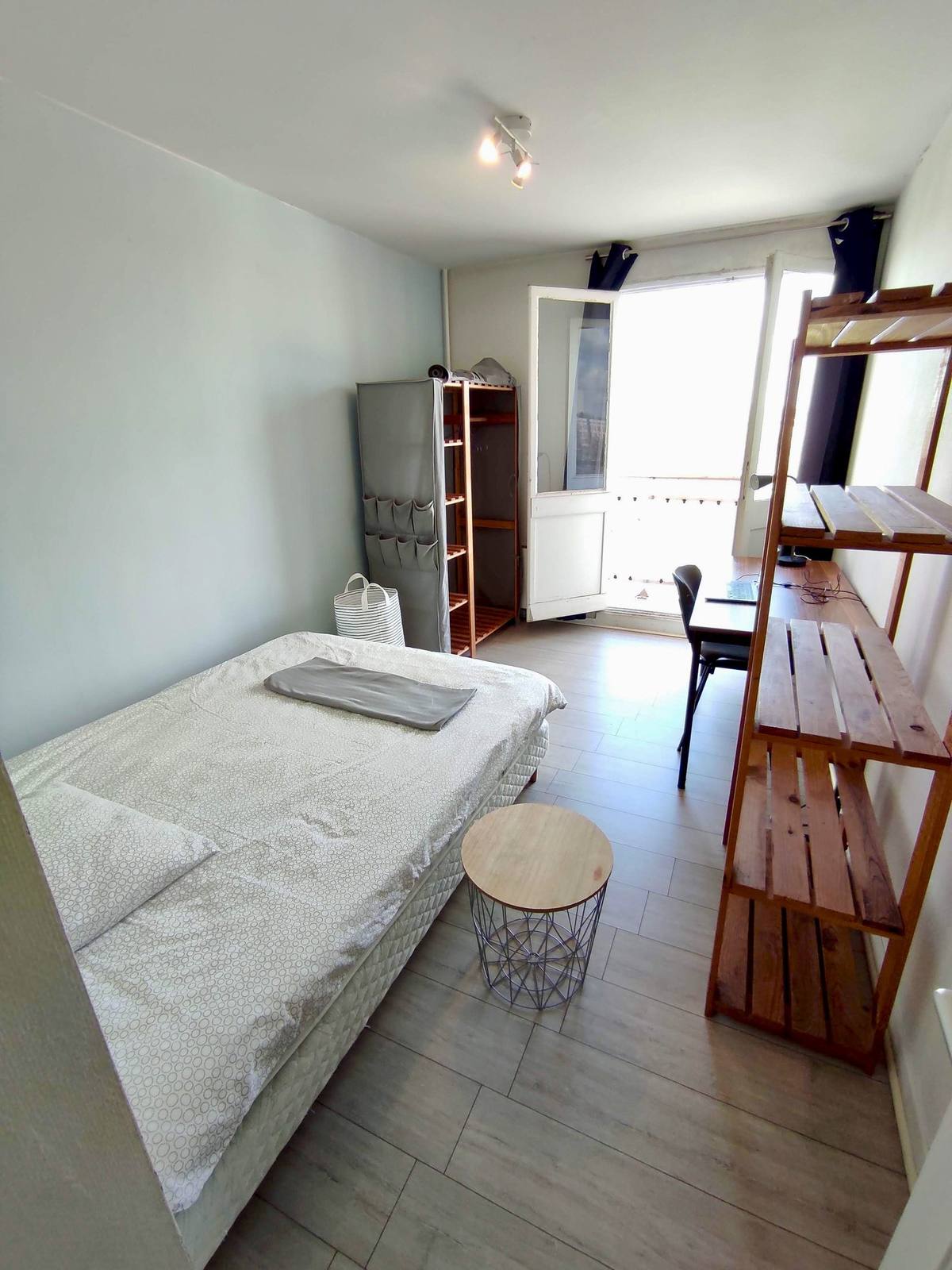 Chambre meublée avec balcon privatif